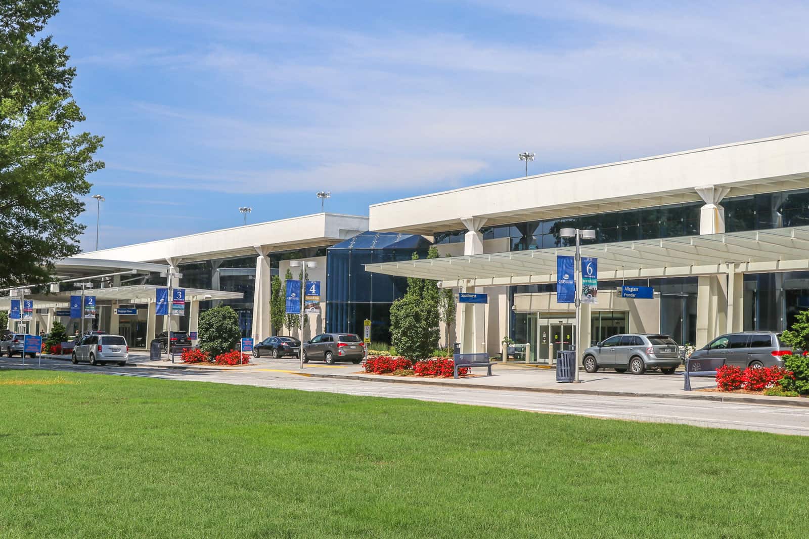 GSP airport outside terminal